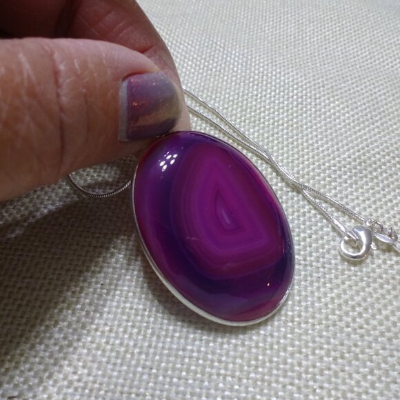 Beautiful PURPLE BOTSWANA AGATE Handmade Sterling 925 Pendant/Chain #284C - Picture 3 of 3